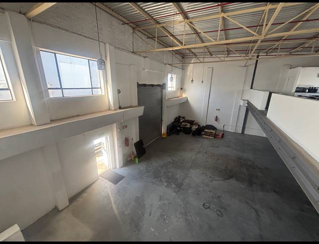 235M² WAREHOUSE TO LET IN BLACKHEATH INDUSTRIAL